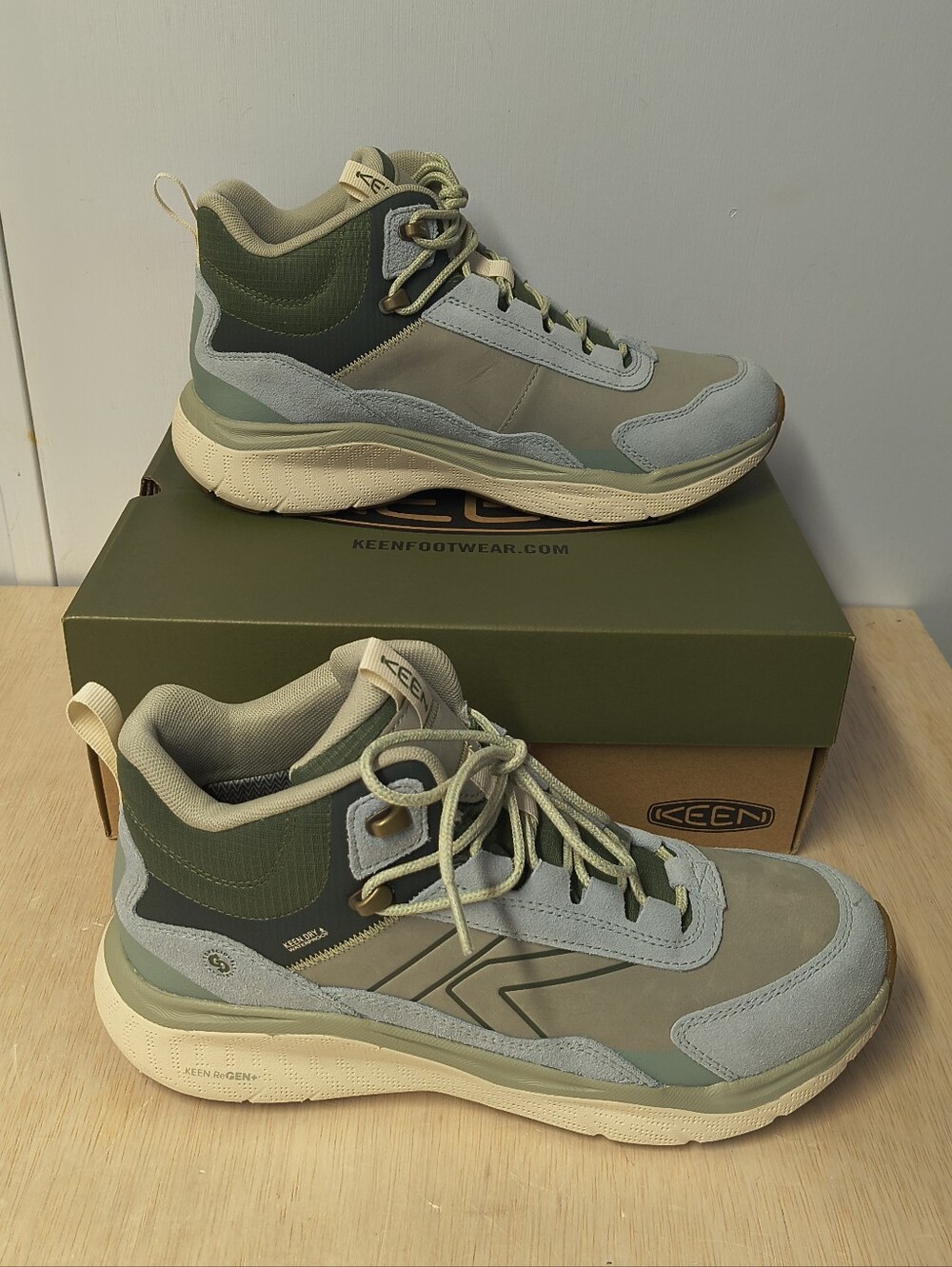 KEEN Women's Leiki Leather WP Mid Hiking Boots - Iceberg Green Size 10